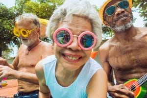 Inicio 42 Atividades de Verão para Idosos Lazer, Bem-Estar e Convivência